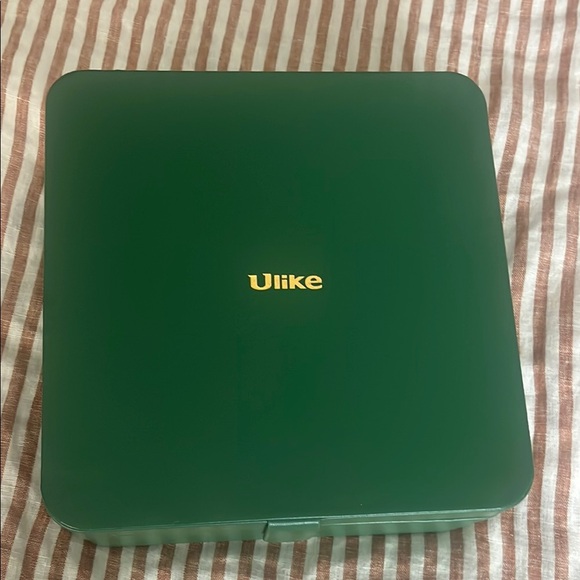 Ulike IPL Hair Removal Device in Green - Picture 3 of 4